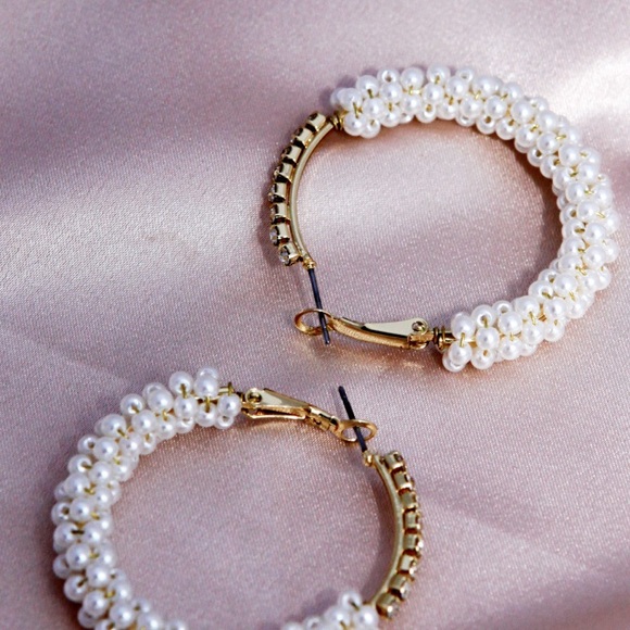 Dainty Pearl Zirconia Hoop Earrings - Picture 2 of 4